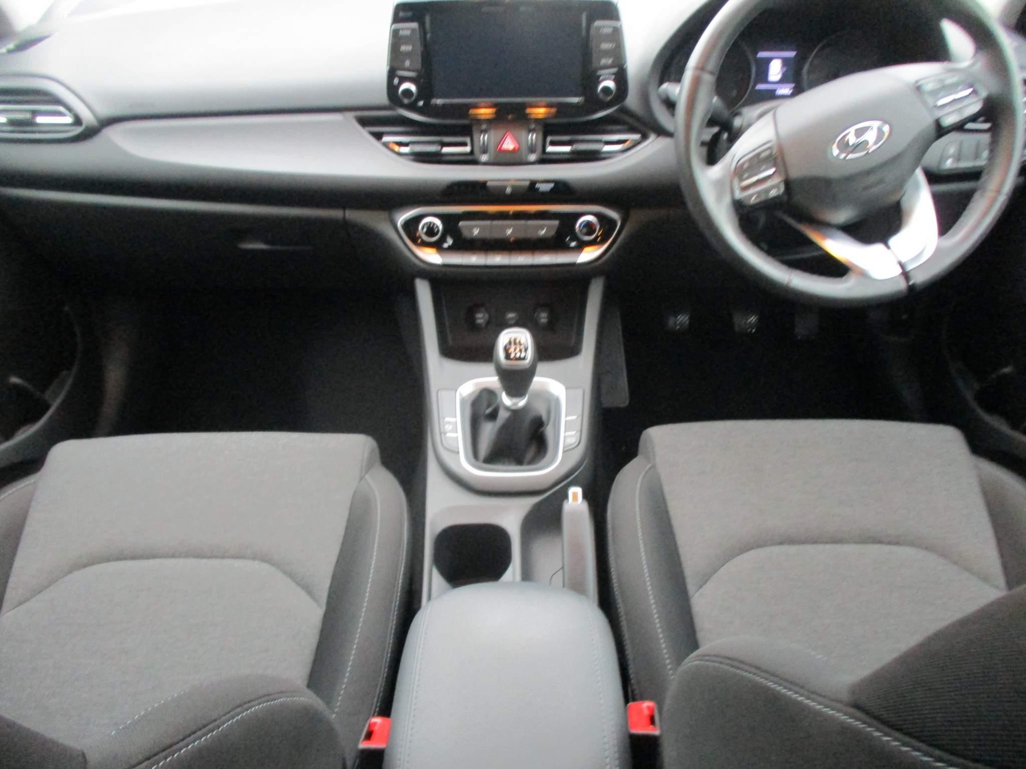 Hyundai i30 Image 16