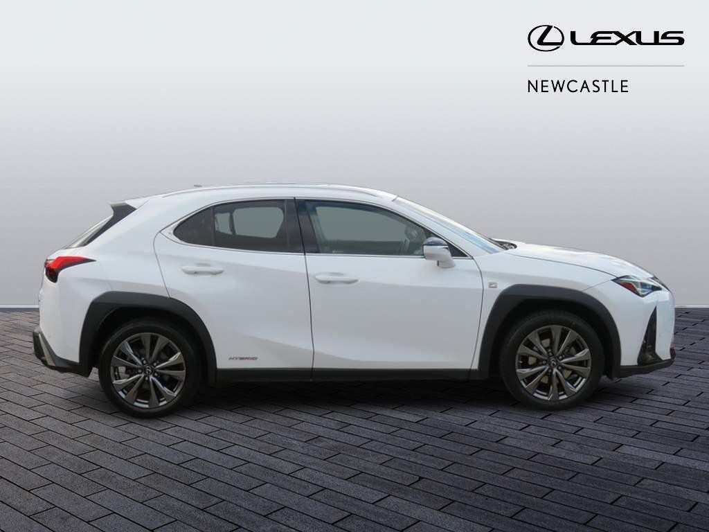 Lexus UX Image 4