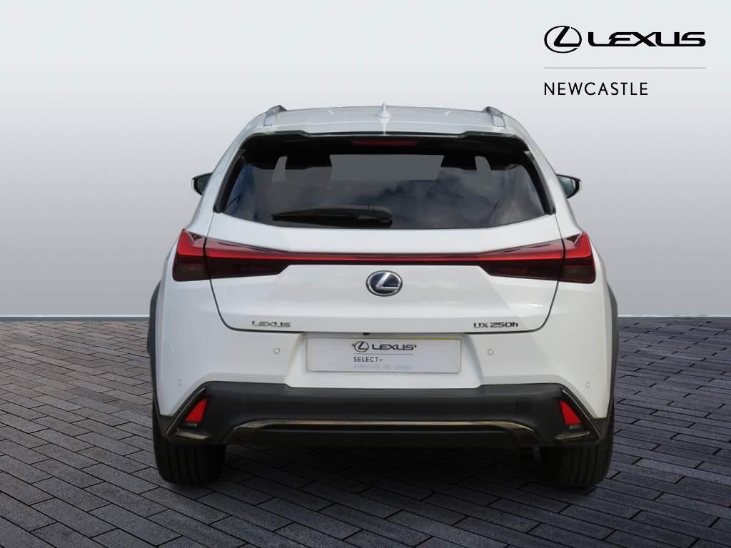 Lexus UX Image 6