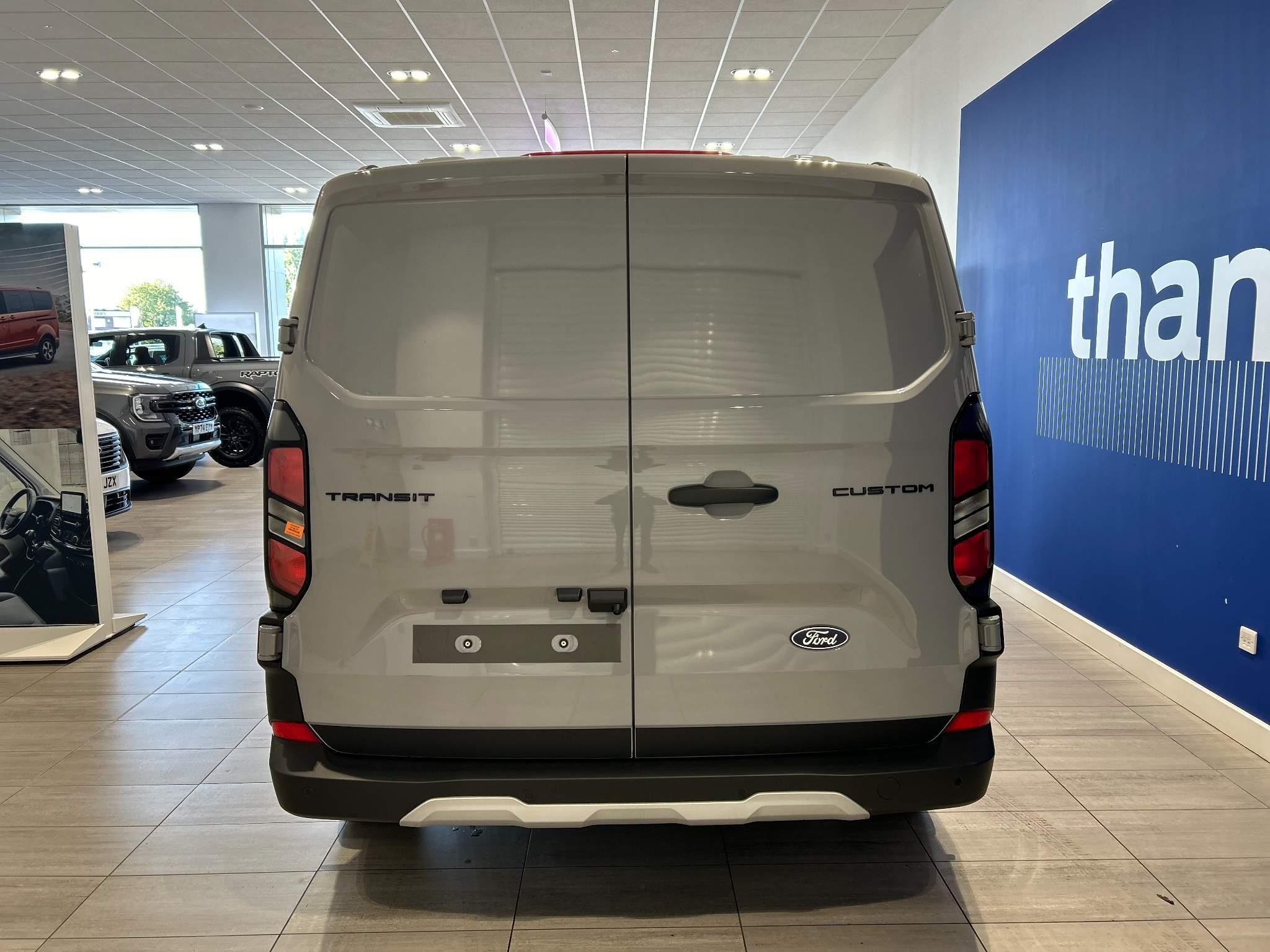 Ford Transit Custom Image 5