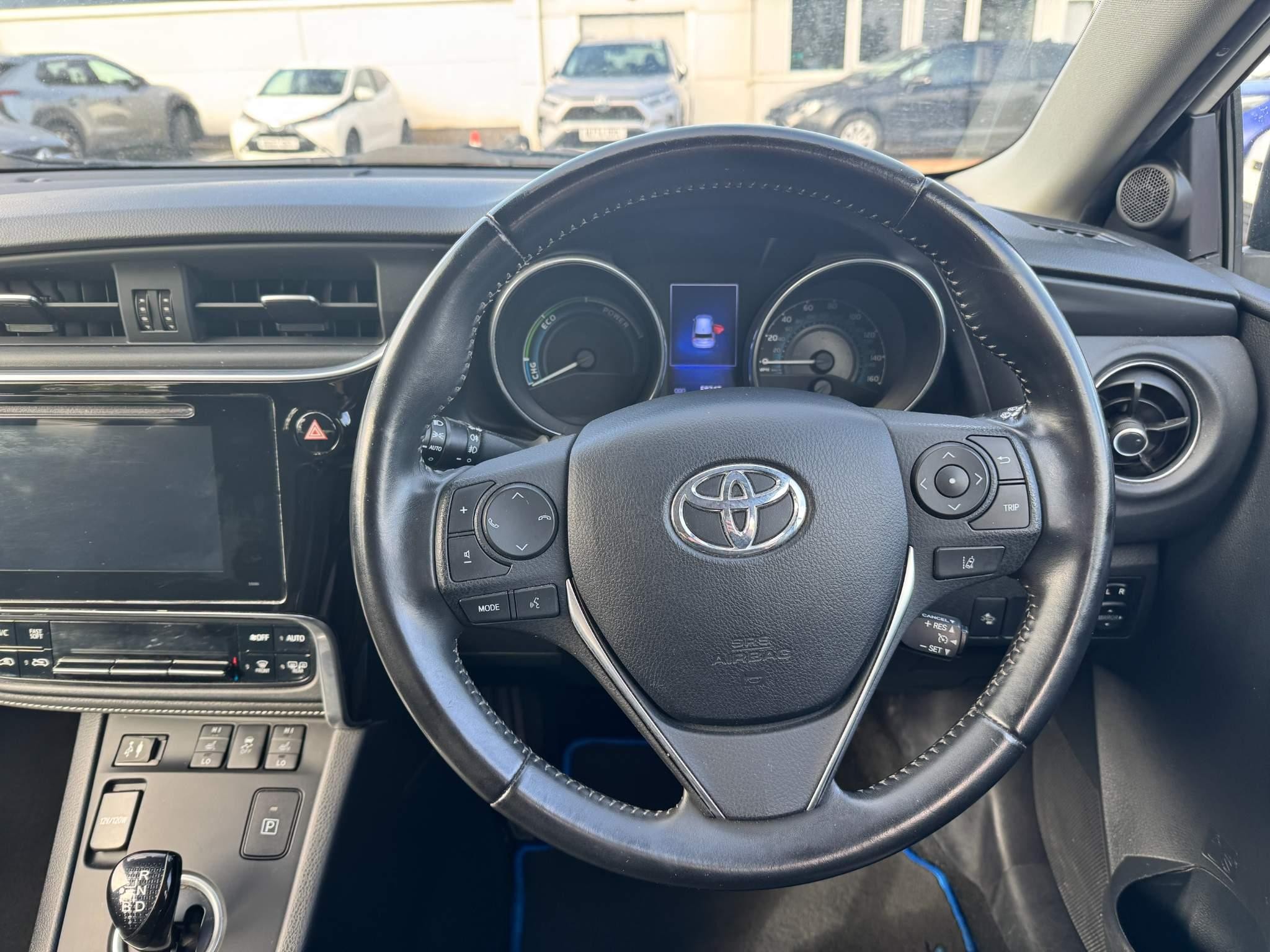 Toyota Auris Image 17