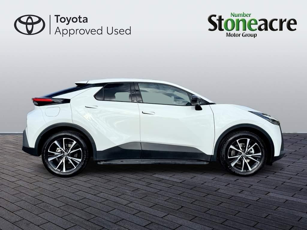 Toyota C-HR Image 2