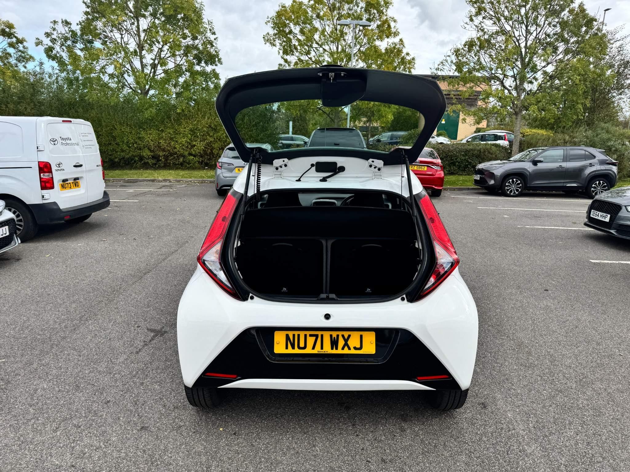 Toyota Aygo Image 10