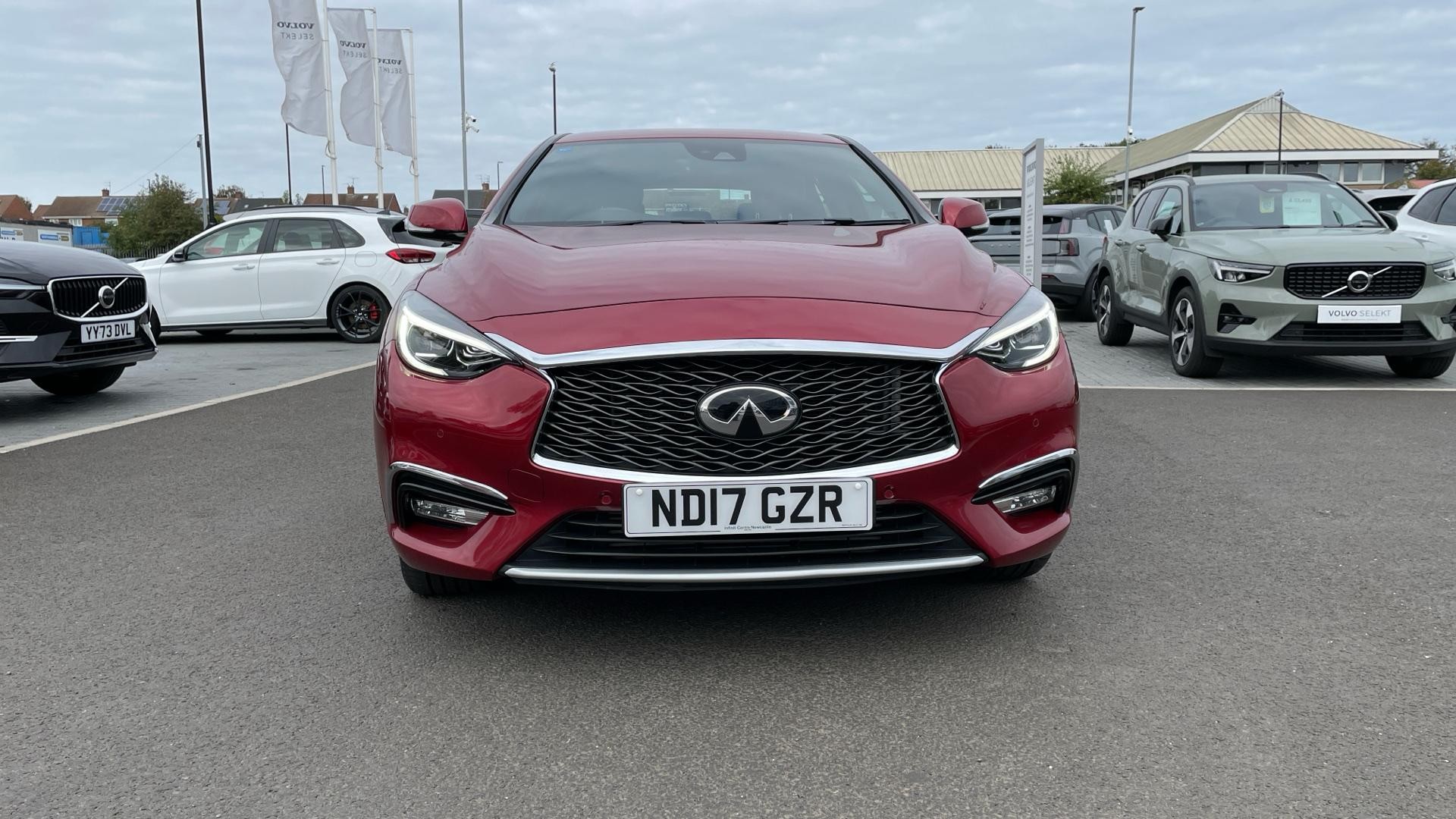 Infiniti Q30 Image 12