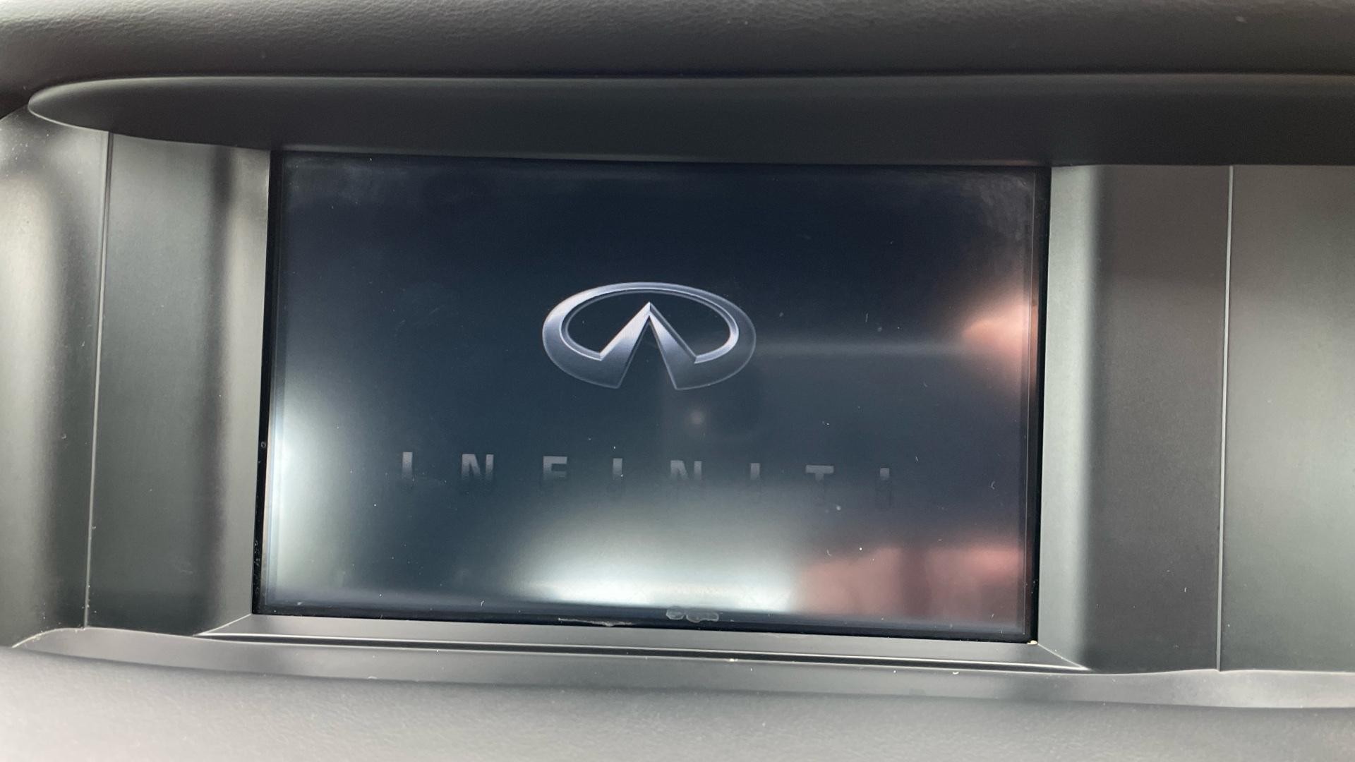 Infiniti Q30 Image 30