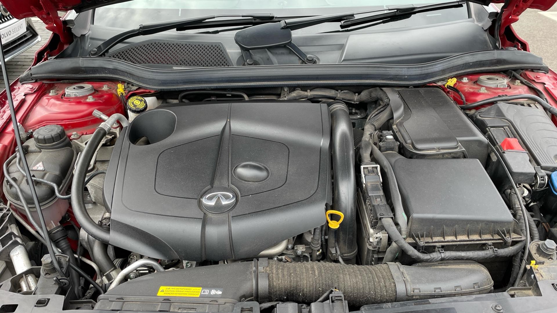 Infiniti Q30 Image 34