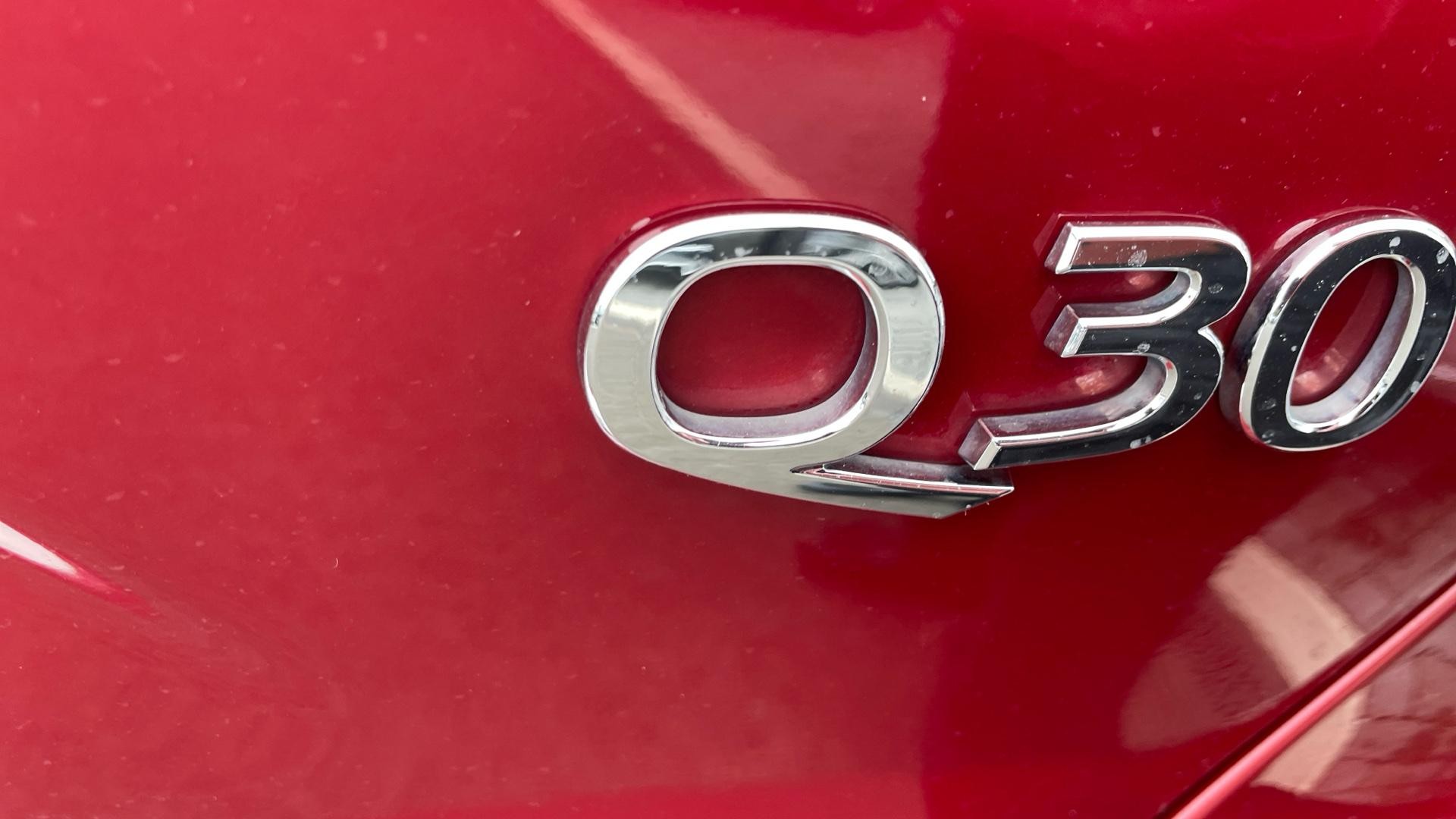 Infiniti Q30 Image 44