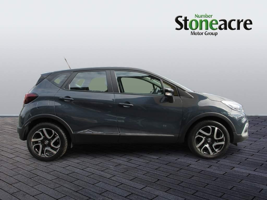 Renault Captur Image 2