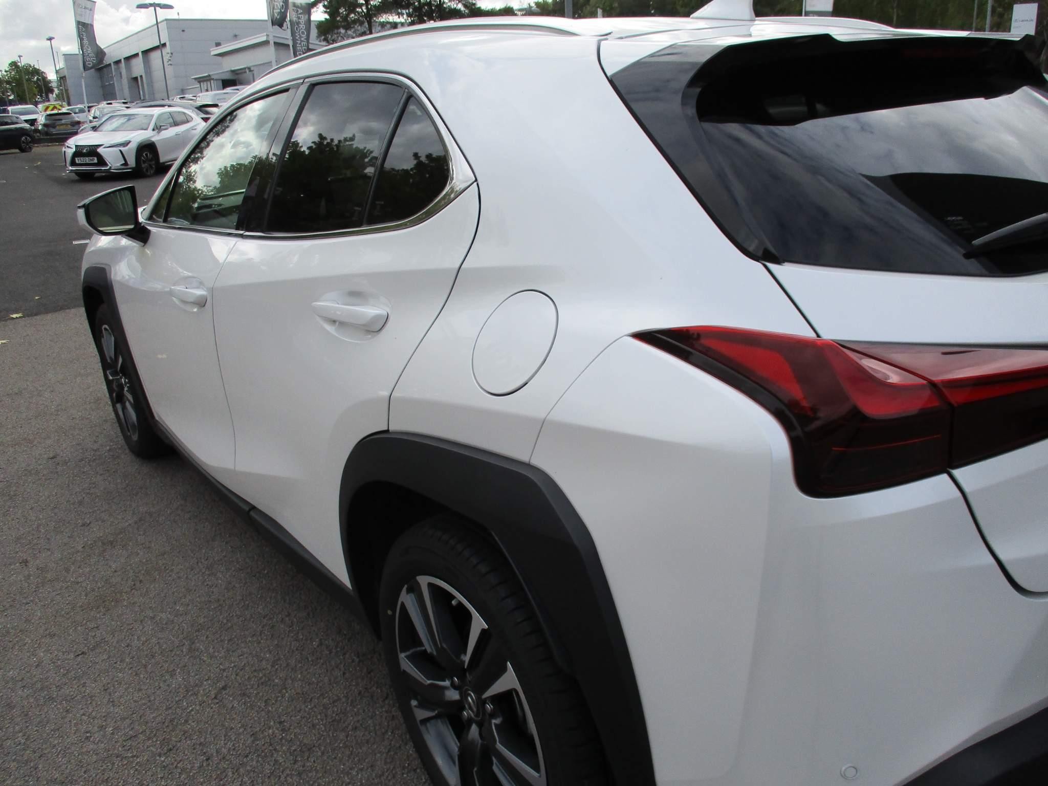 Lexus UX 250h Image 41