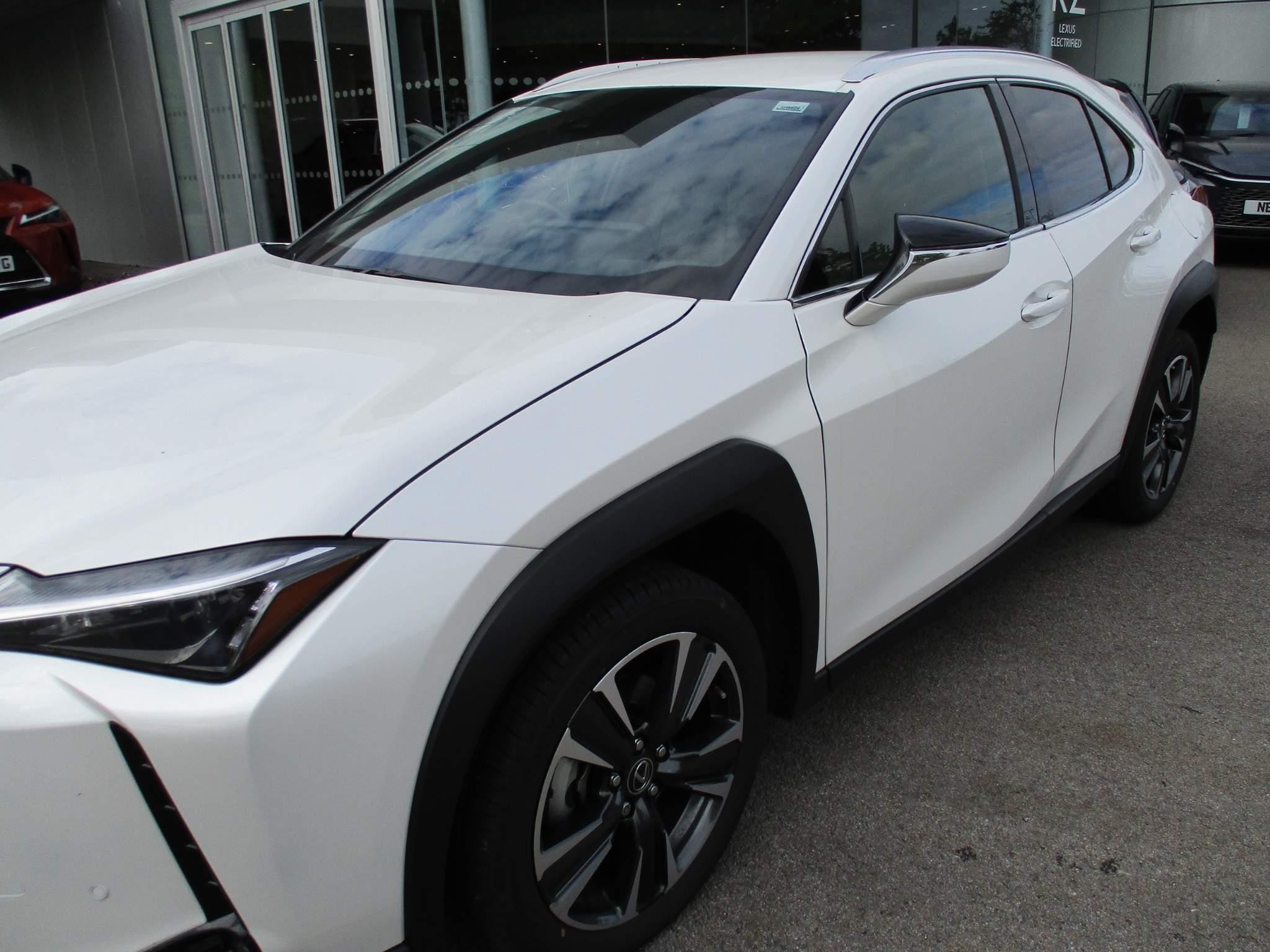 Lexus UX 250h Image 42