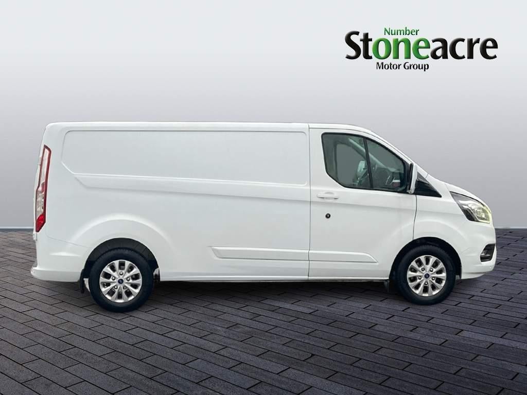 Ford Transit Custom Image 2