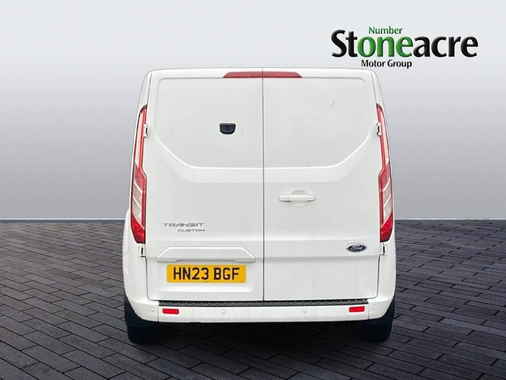 Ford Transit Custom Image 4