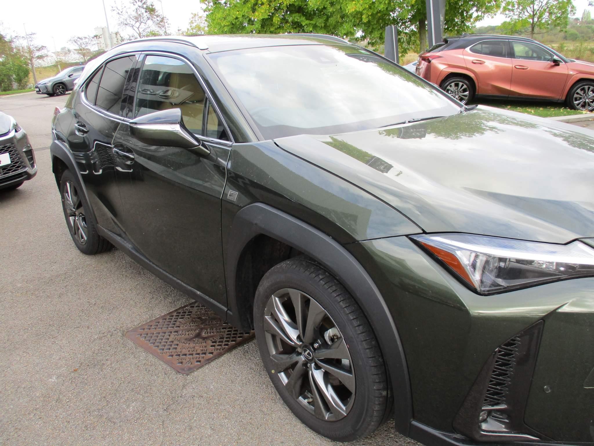 Lexus UX Image 35