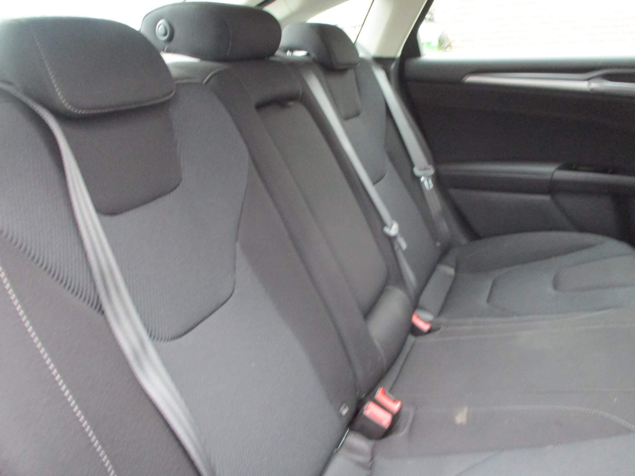 Ford Mondeo Image 15