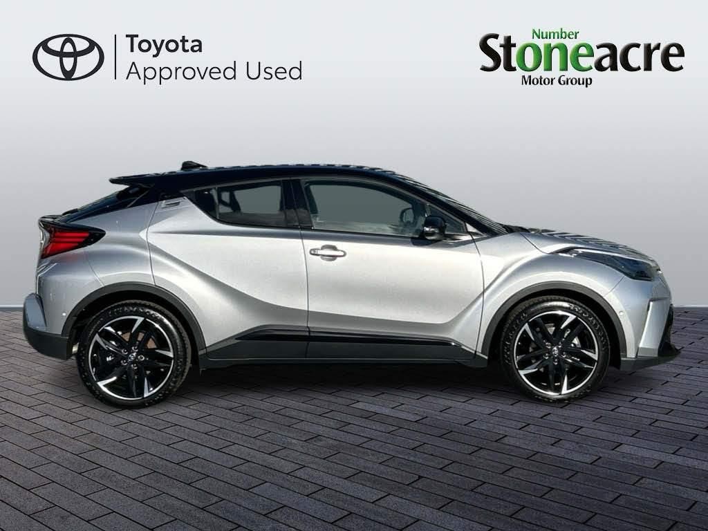 Toyota C-HR Image 2