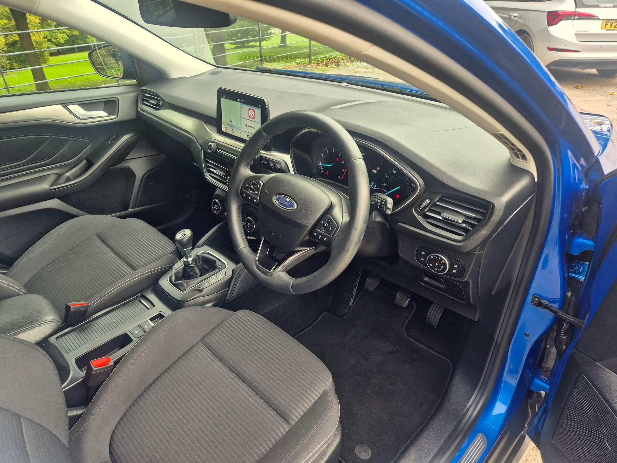 Ford Focus Image 11