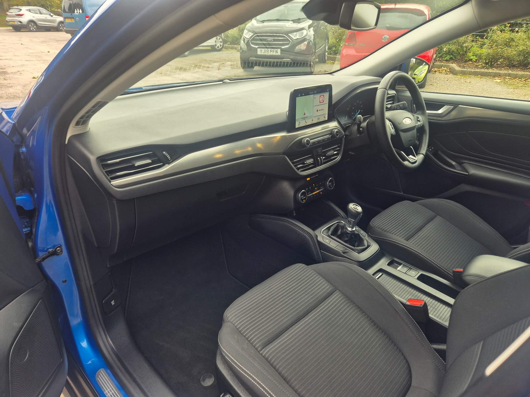 Ford Focus Image 13