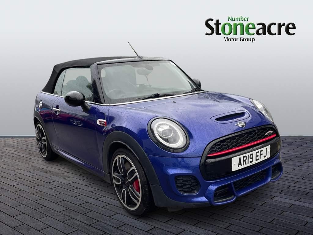 MINI Convertible Image 1