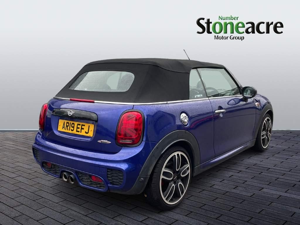 MINI Convertible Image 3