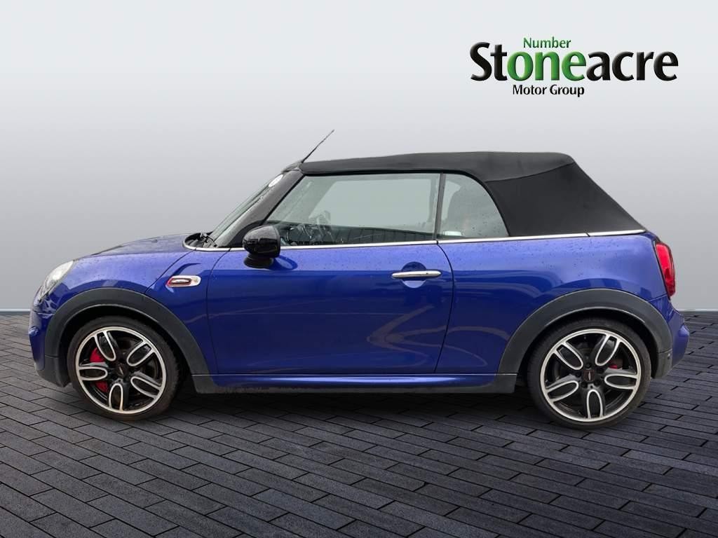 MINI Convertible Image 6