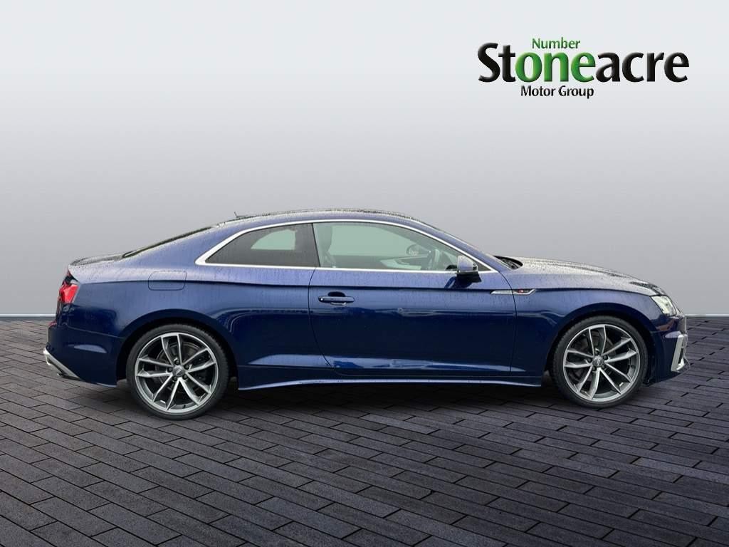 Audi A5 Image 2