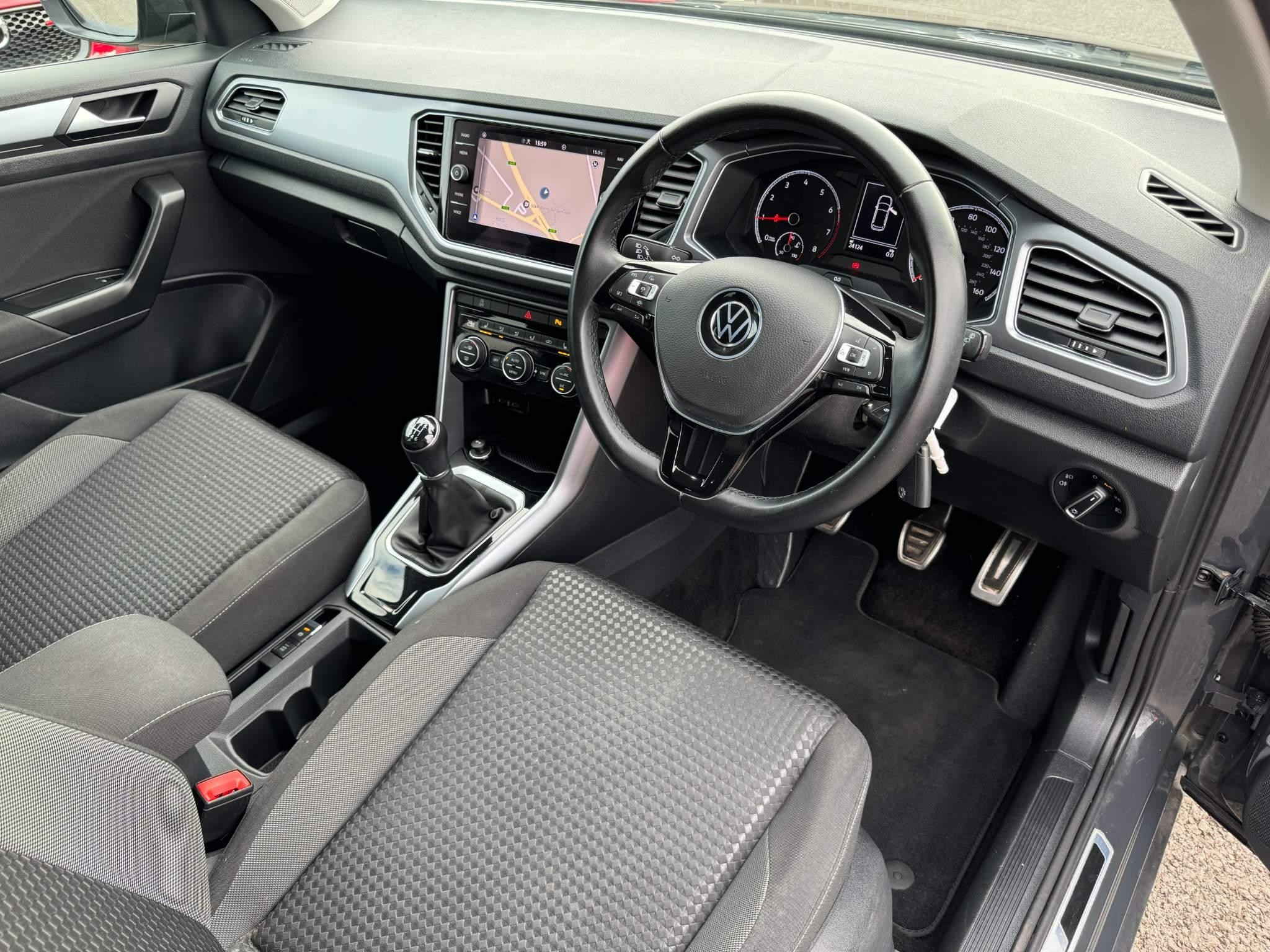 Volkswagen T-Roc Image 28