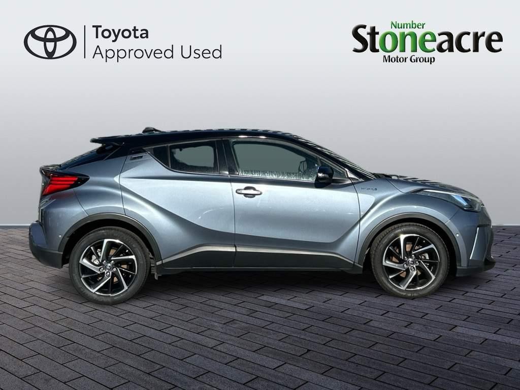 Toyota C-HR Image 2