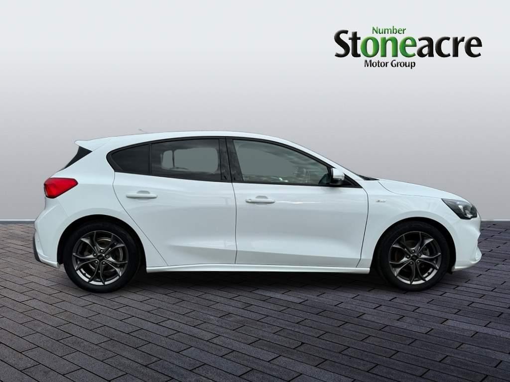 Ford Focus Image 2