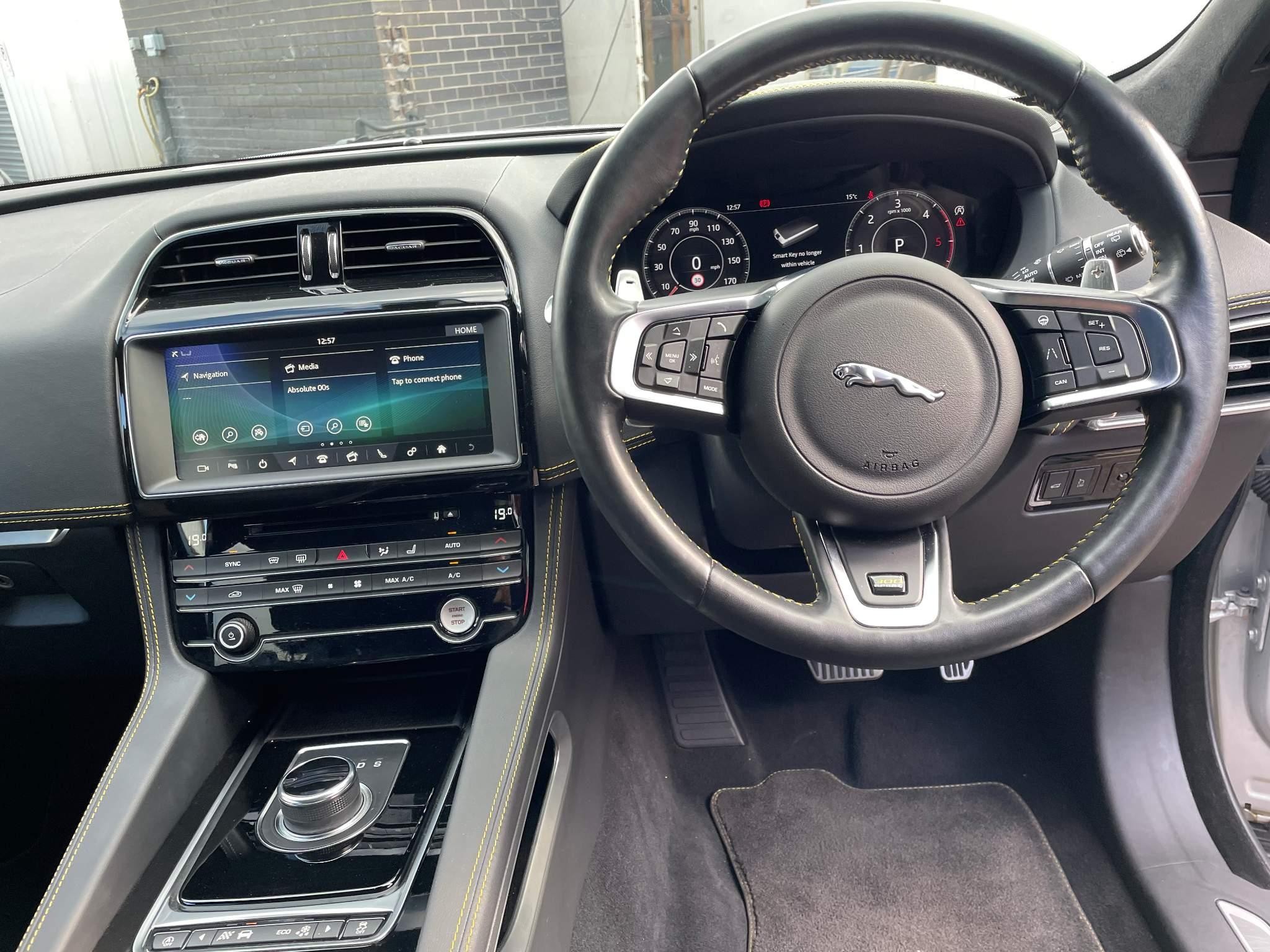 Jaguar F-Pace Image 11