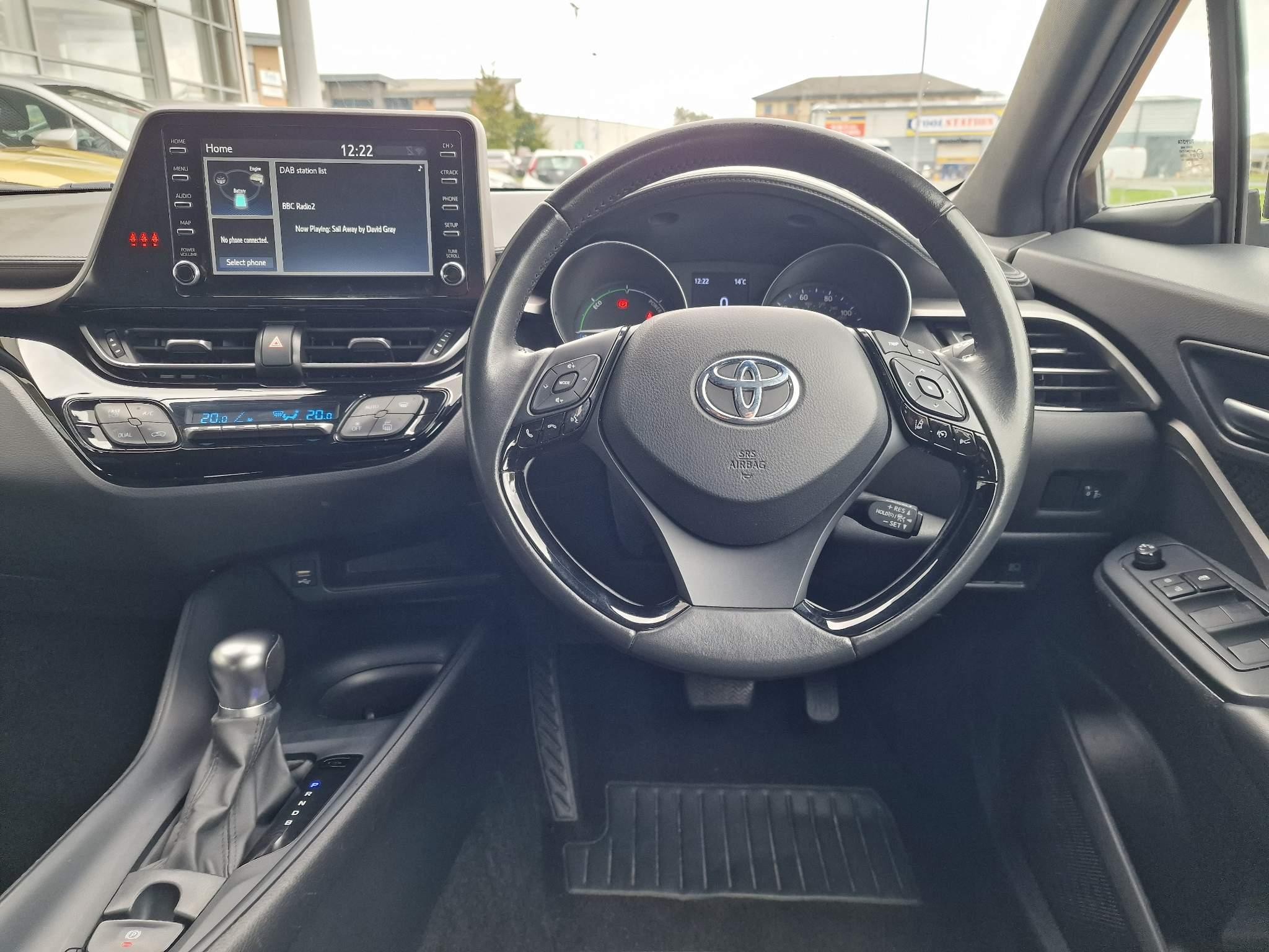 Toyota C-HR Image 8