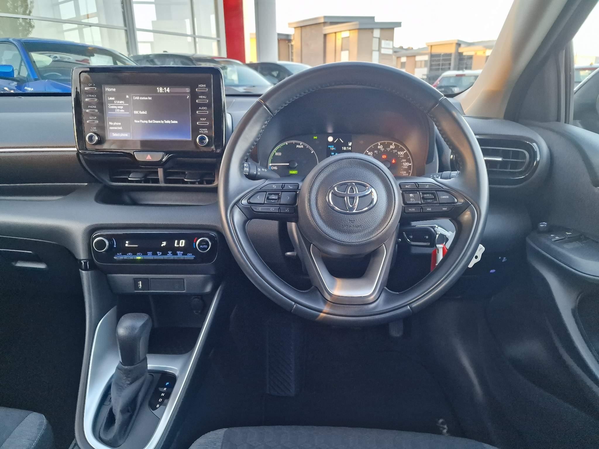 Toyota Yaris Image 8