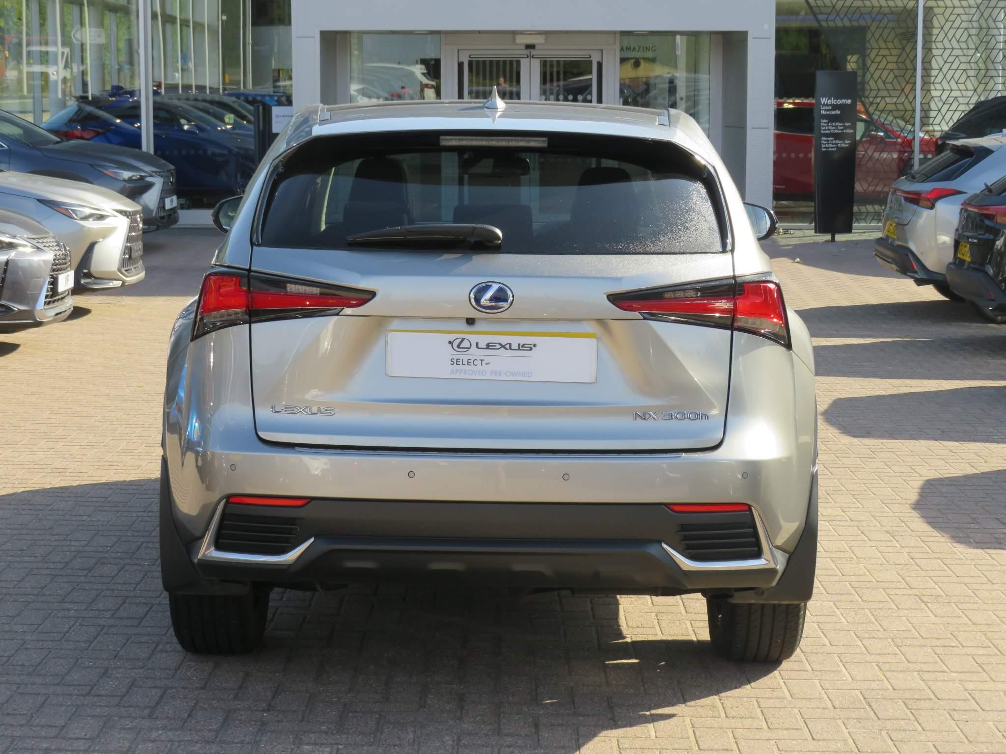 Lexus NX Image 6