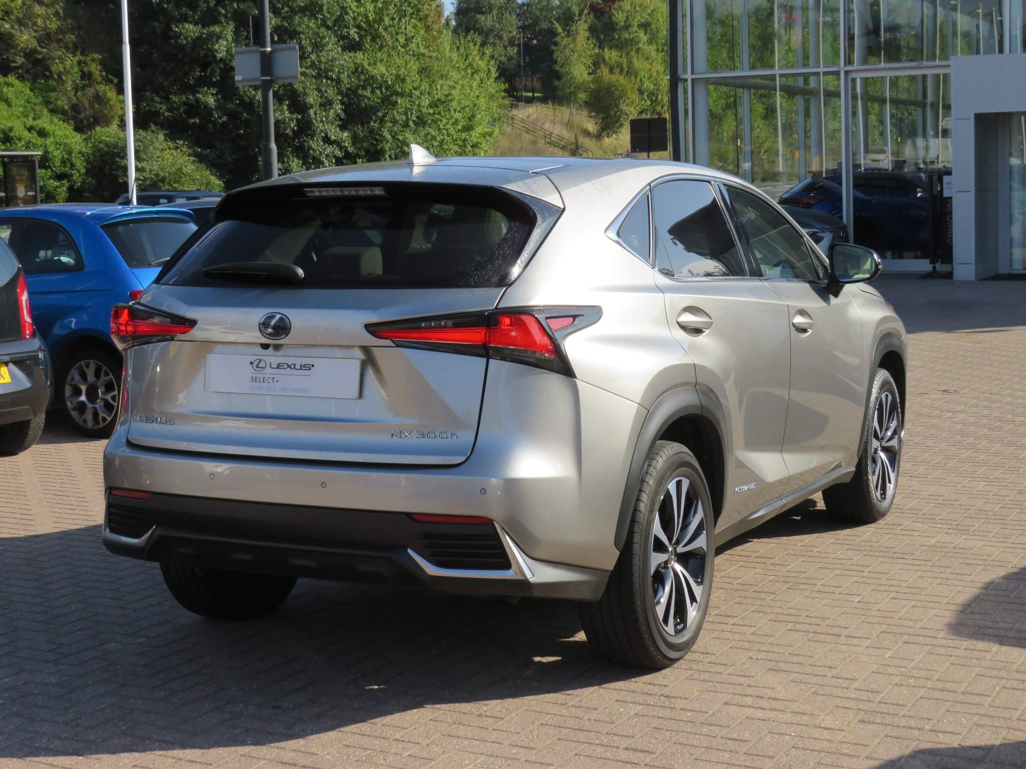 Lexus NX Image 5