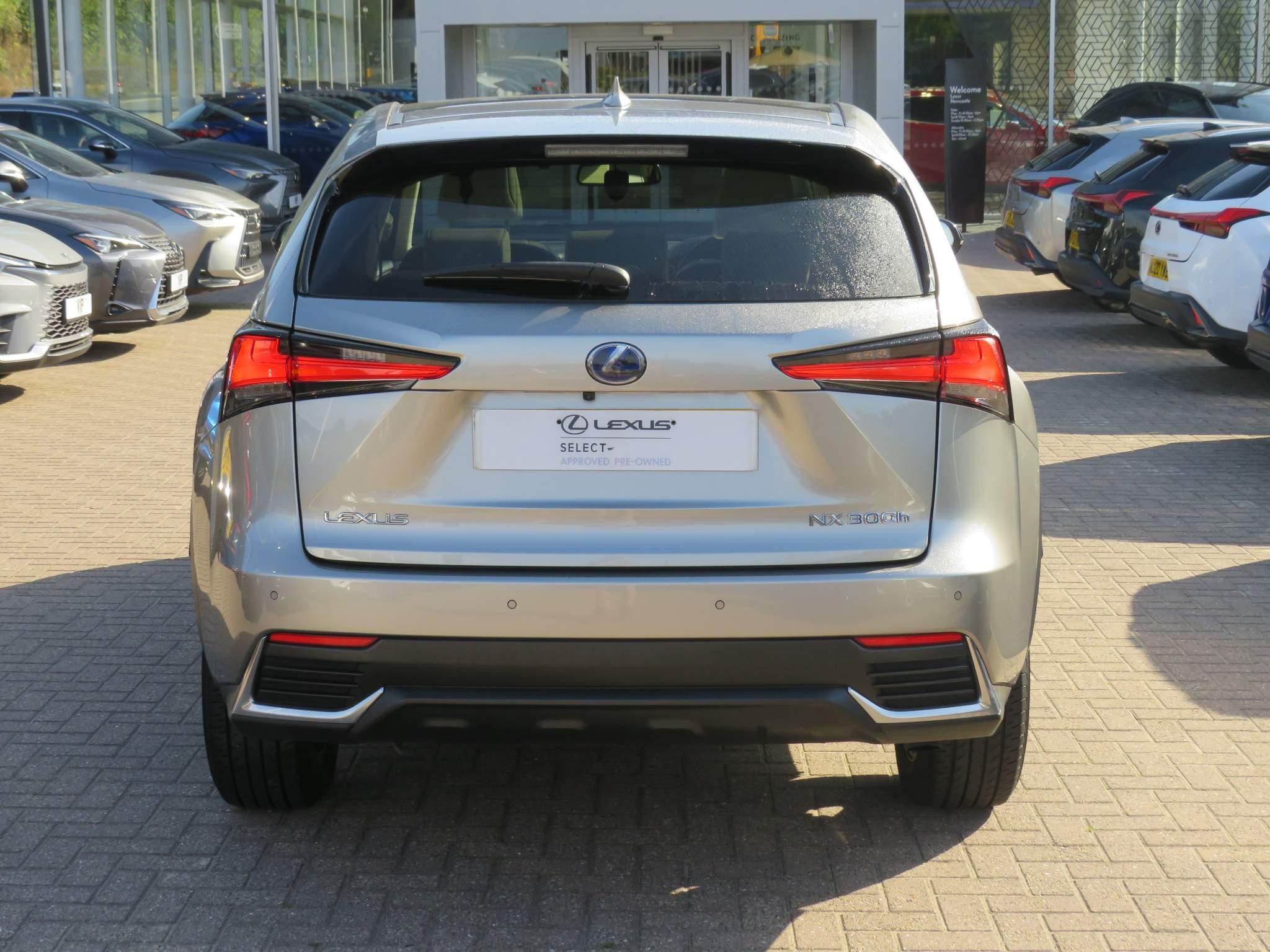 Lexus NX Image 6