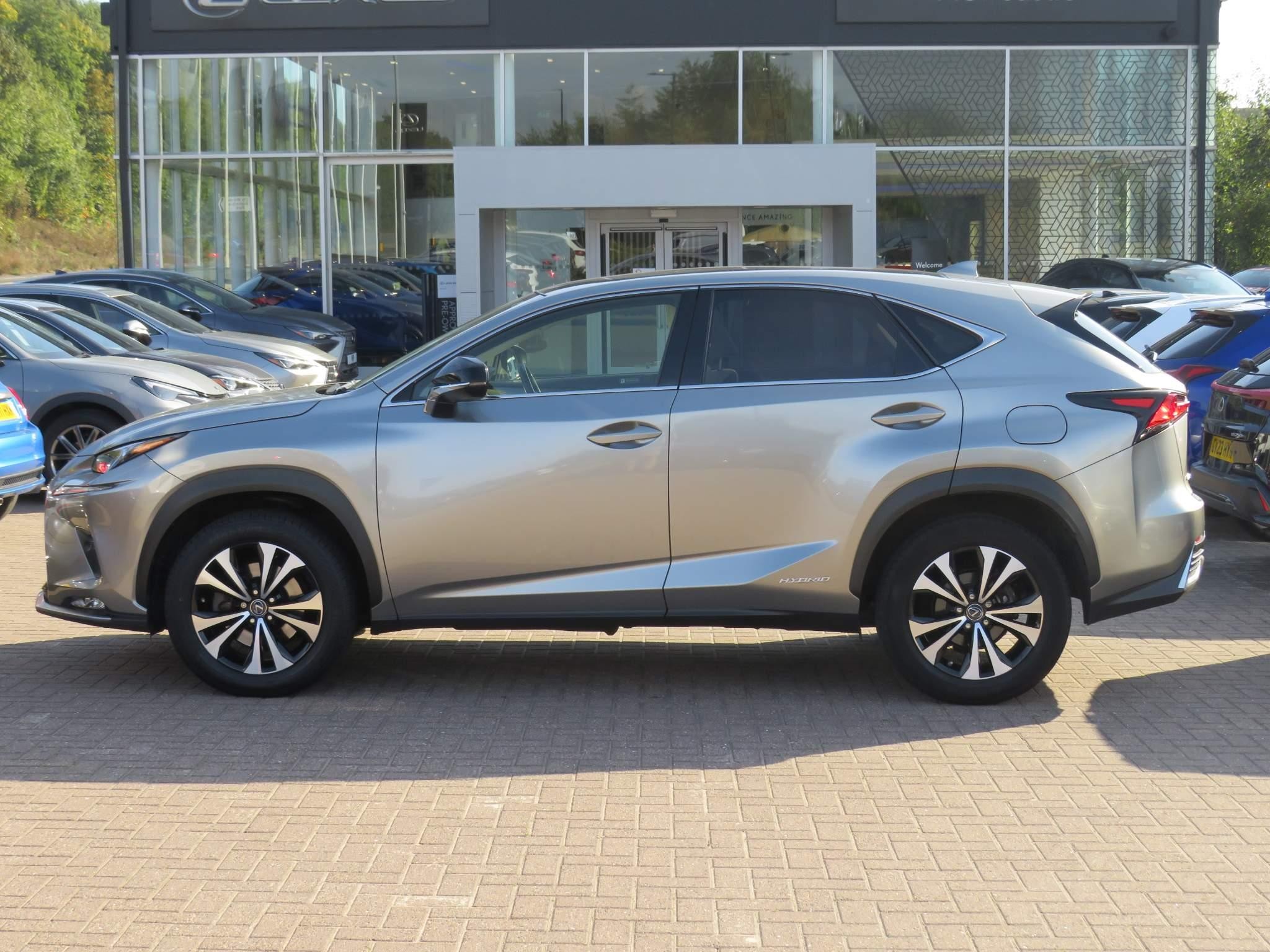 Lexus NX Image 8