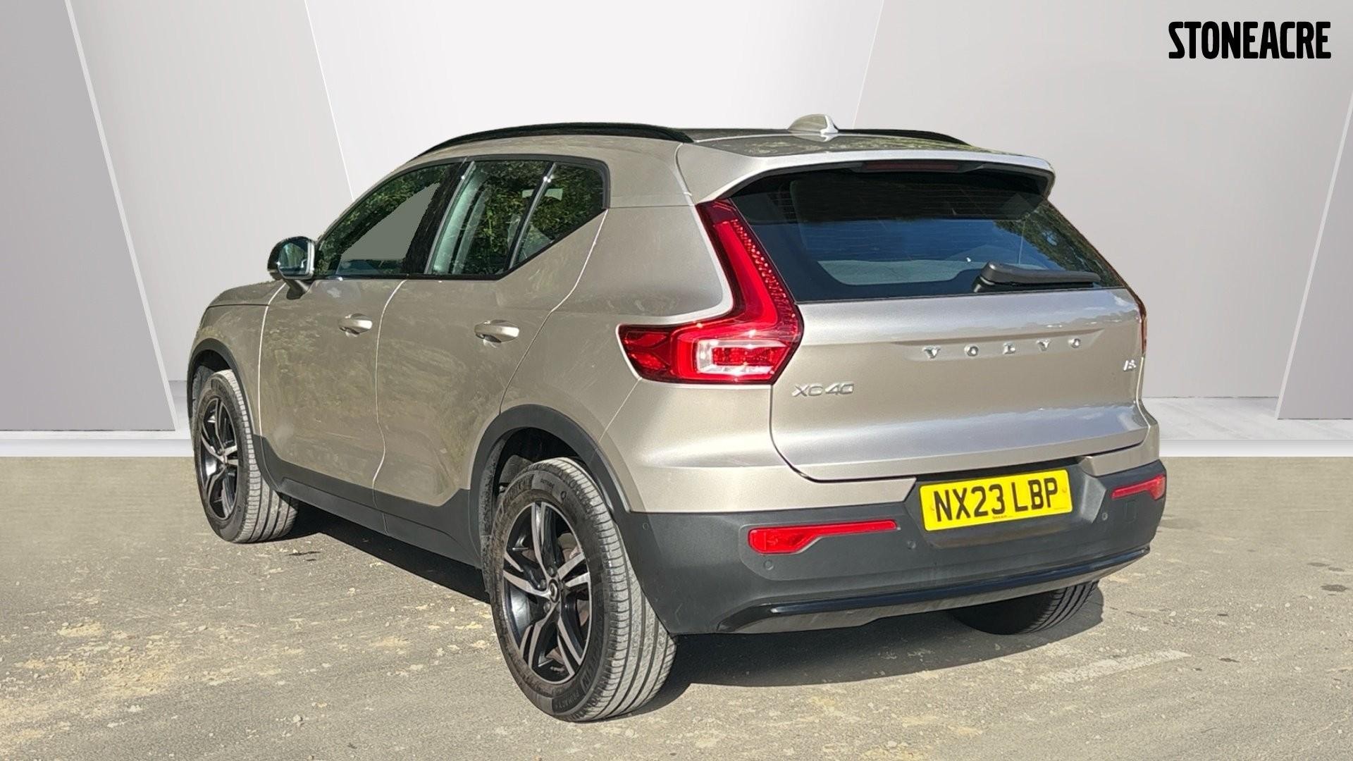 Volvo XC40 Image 2