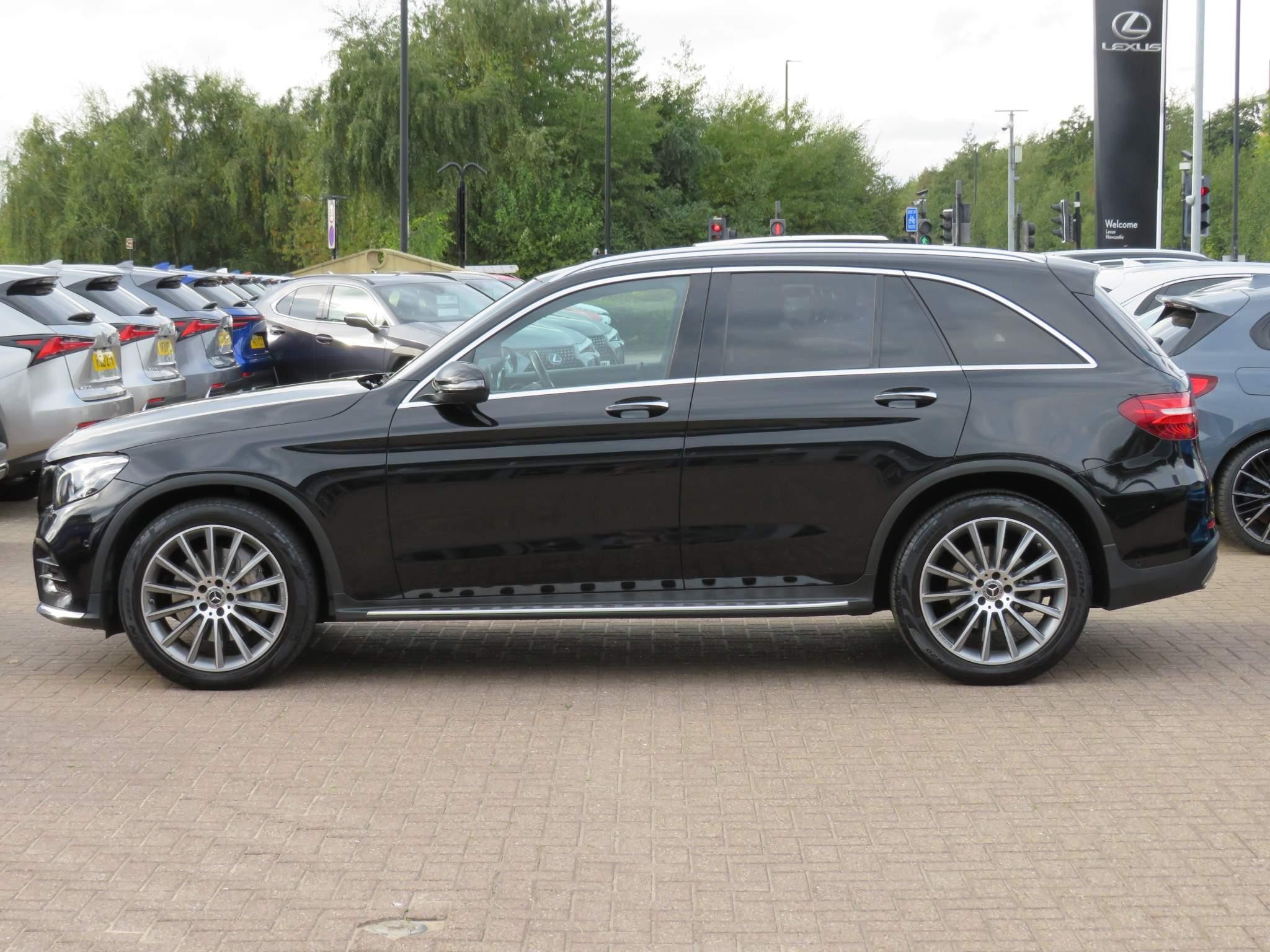 Mercedes-Benz GLC Image 8