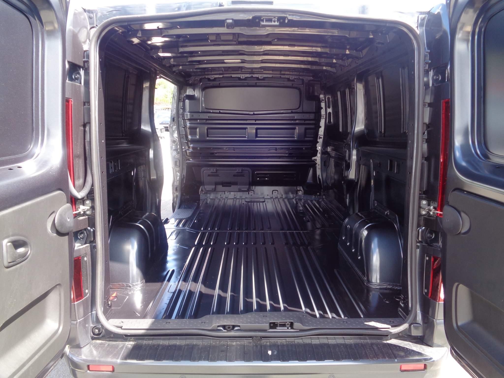 Renault Trafic Image 25