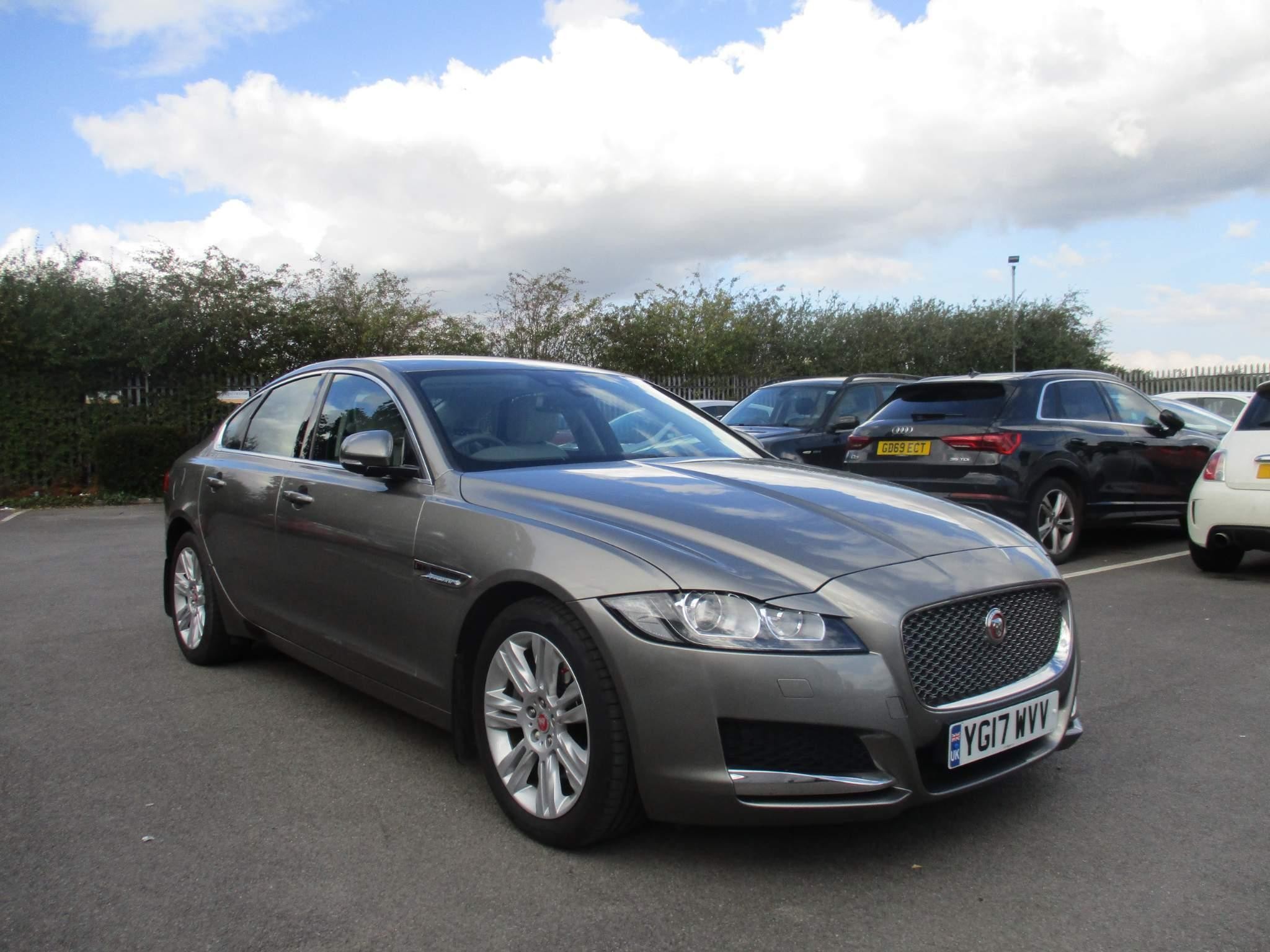 Jaguar XF Image 1