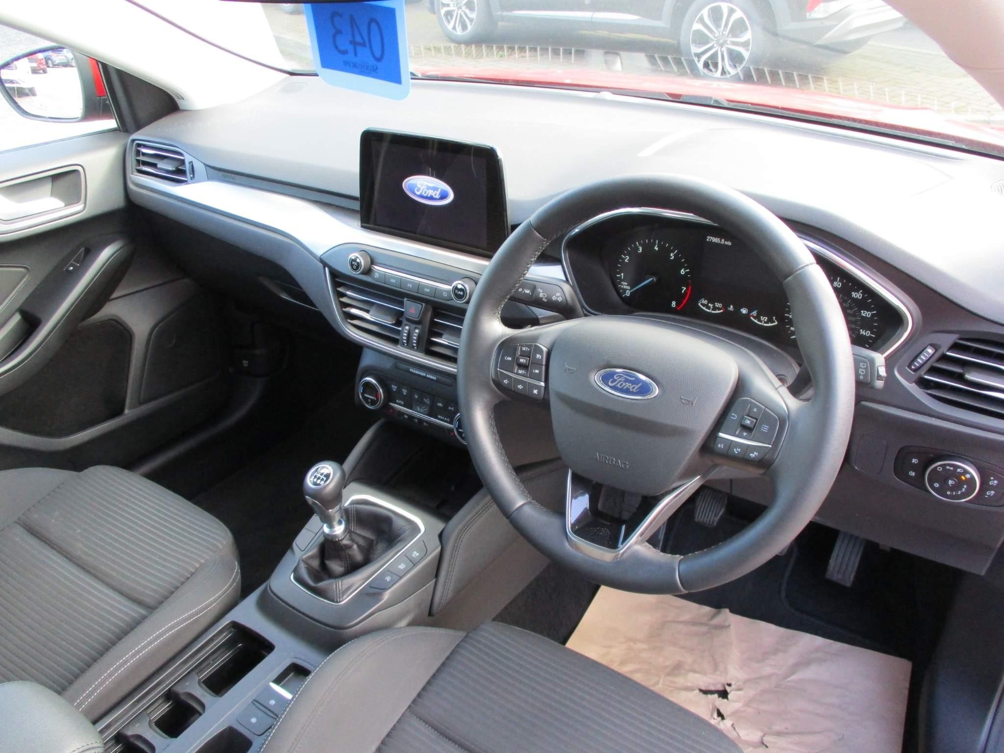 Ford Focus Image 14