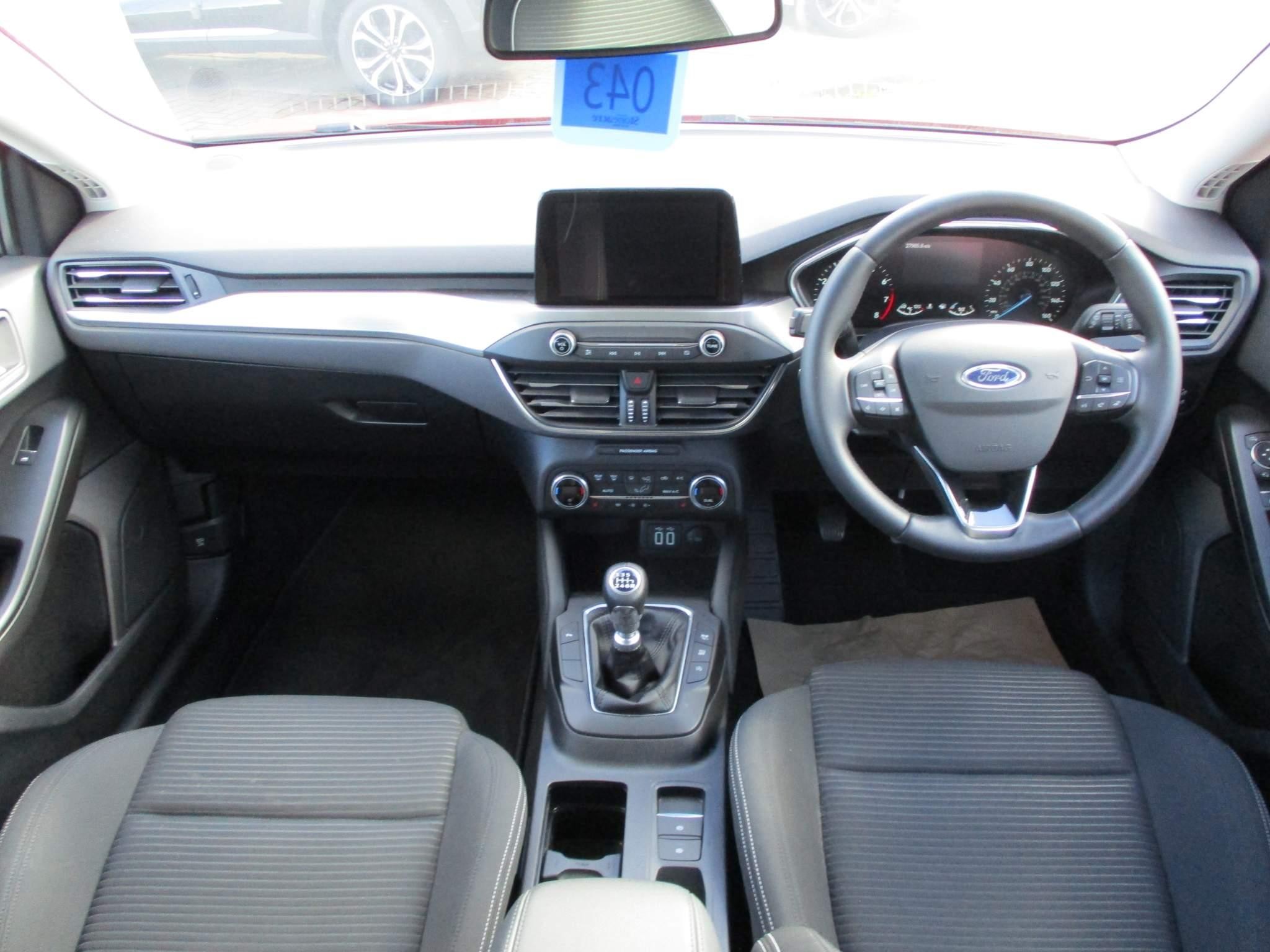 Ford Focus Image 15