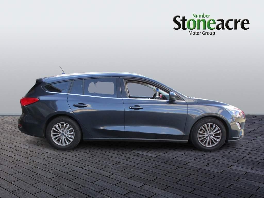 Ford Focus Image 2