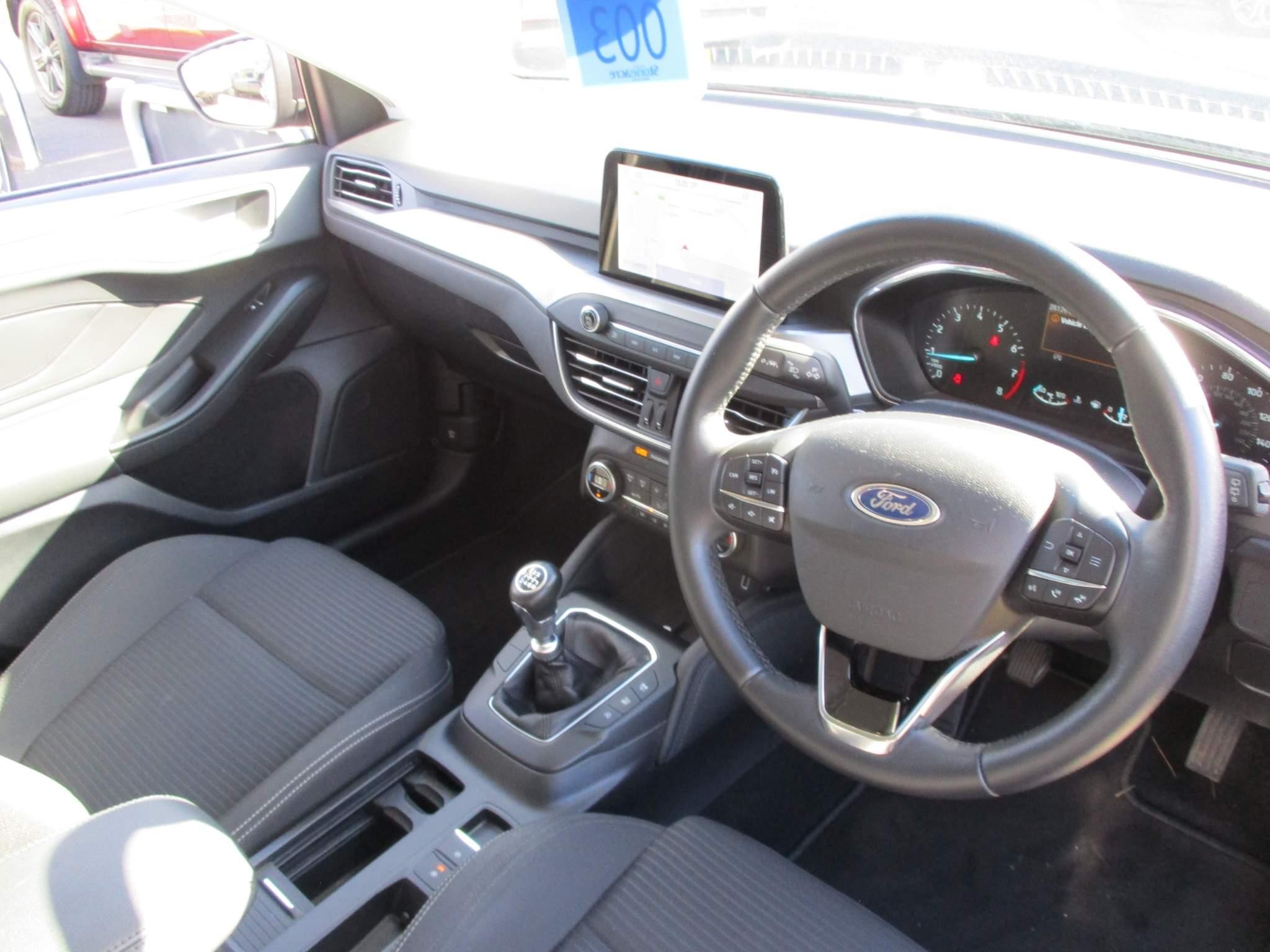 Ford Focus Image 12