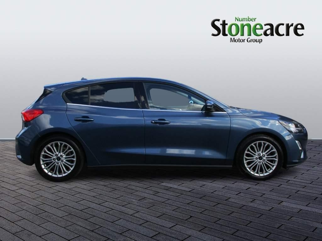 Ford Focus Image 2