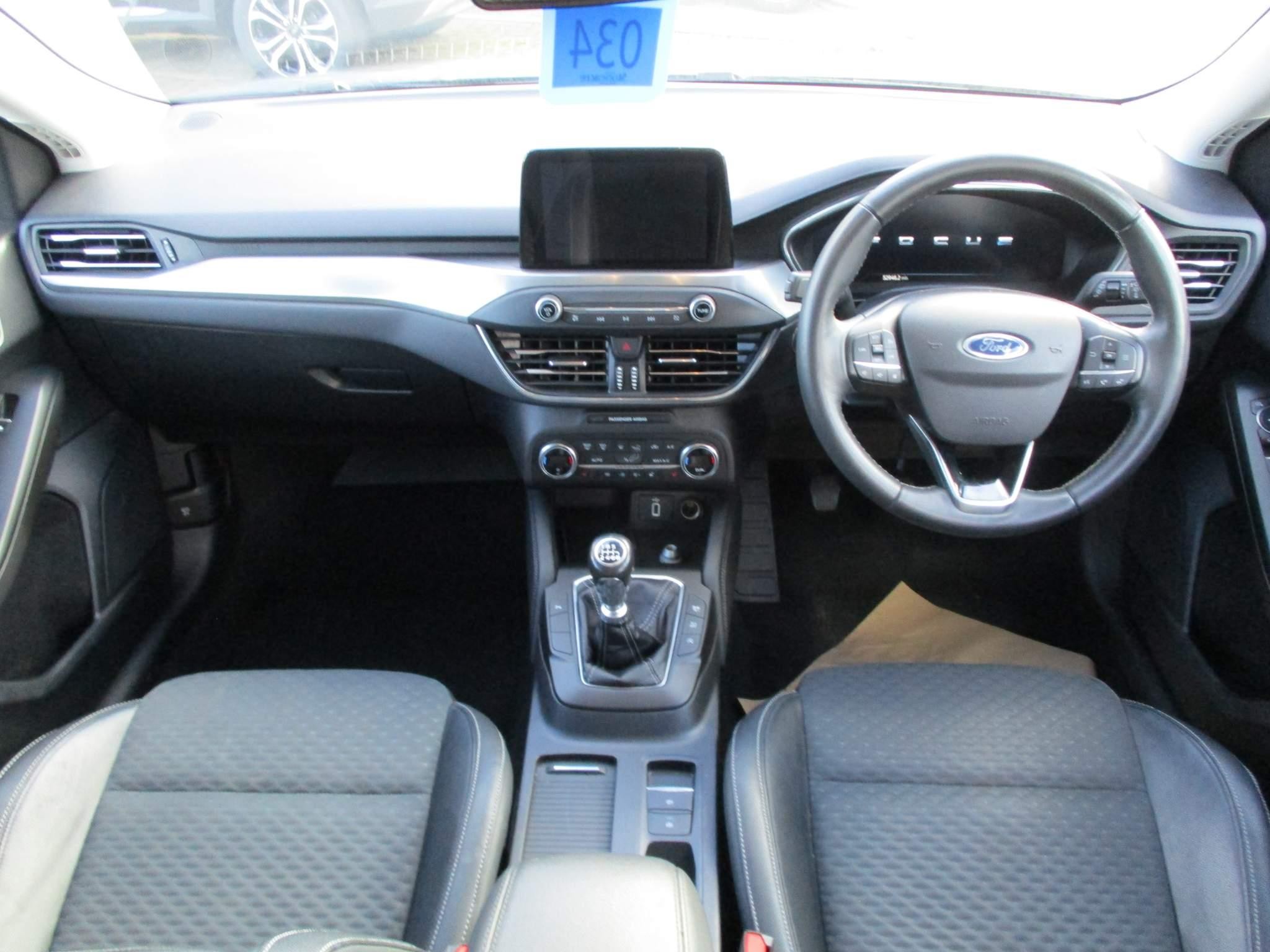 Ford Focus Image 15