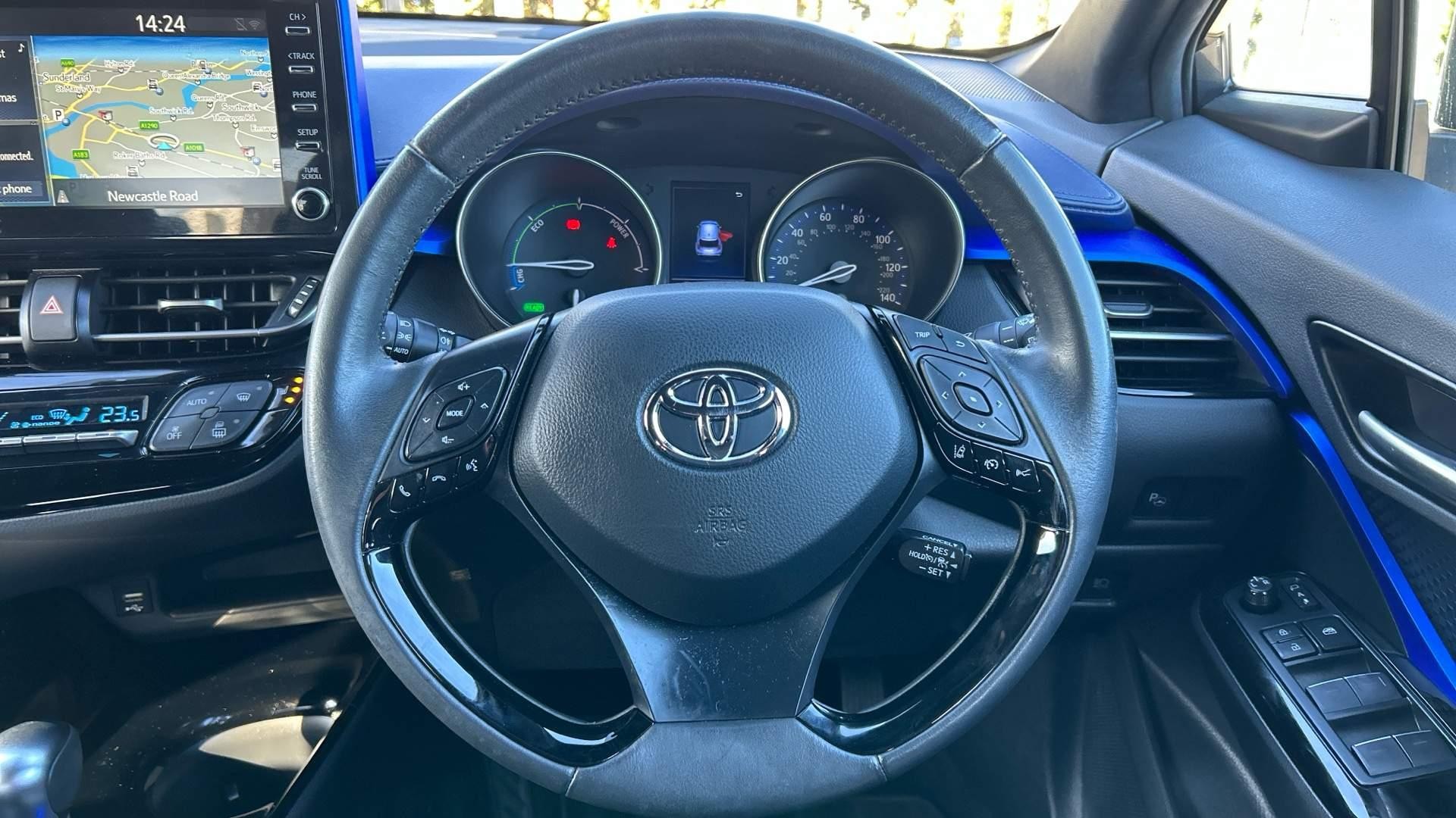 Toyota C-HR Image 12