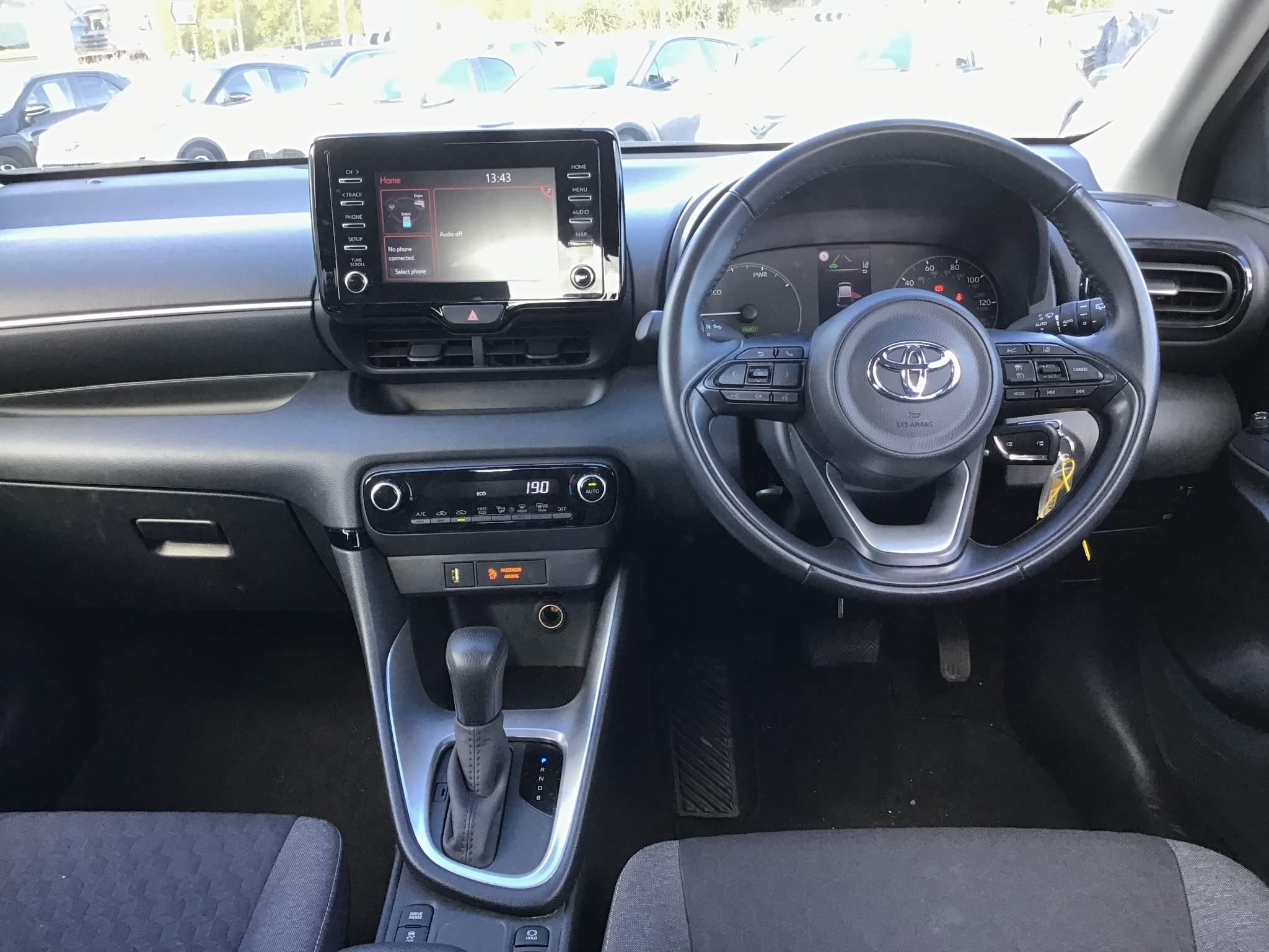 Toyota Yaris Image 14