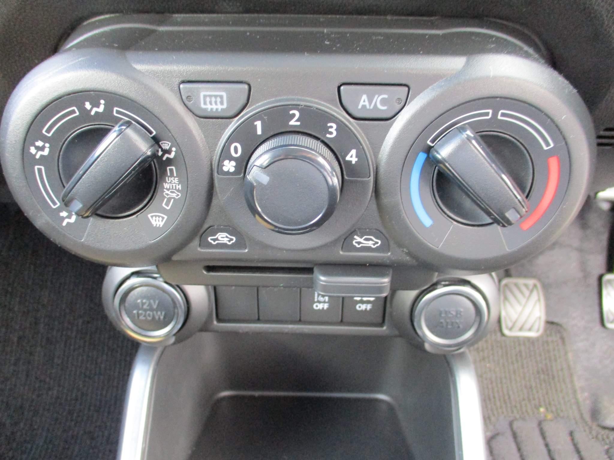 Suzuki Ignis Image 22