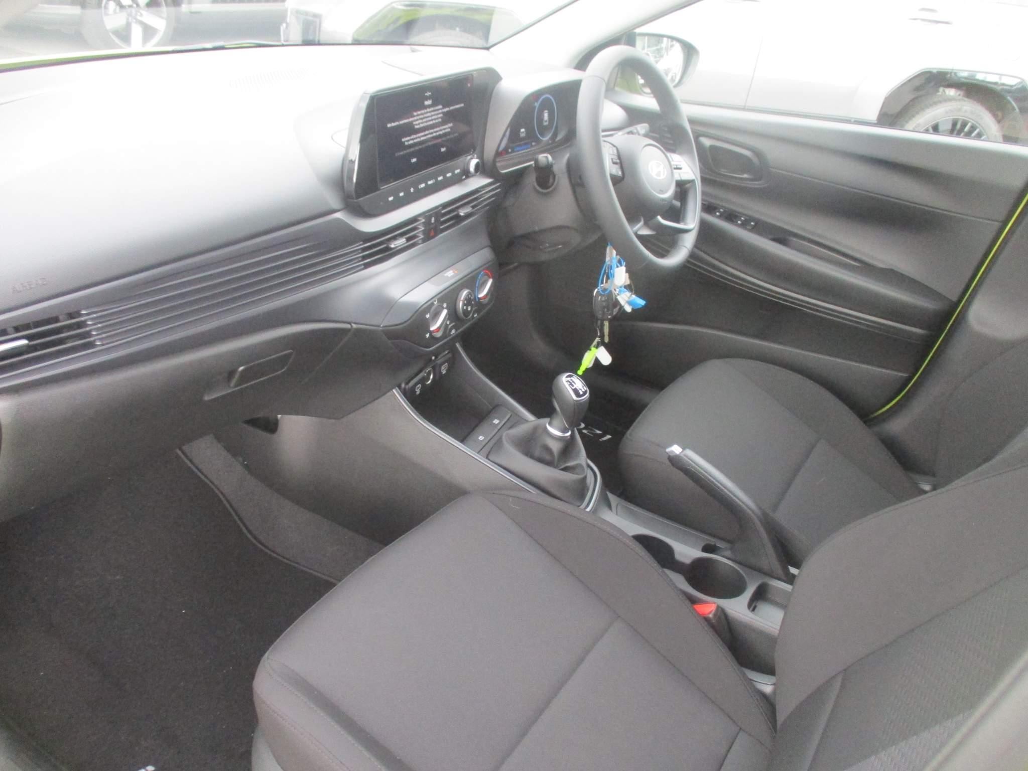 Hyundai i20 Image 12