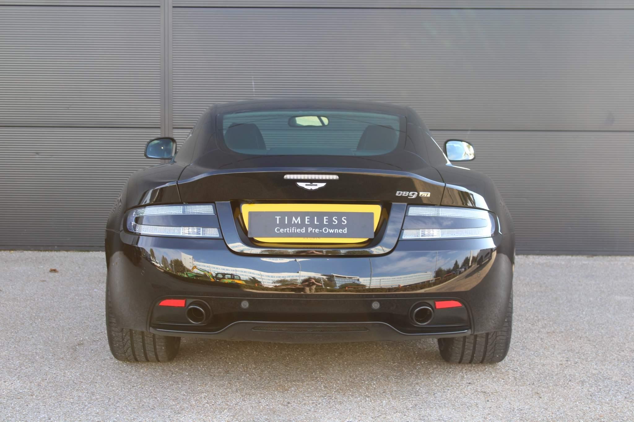 Aston Martin DB9 Image 6